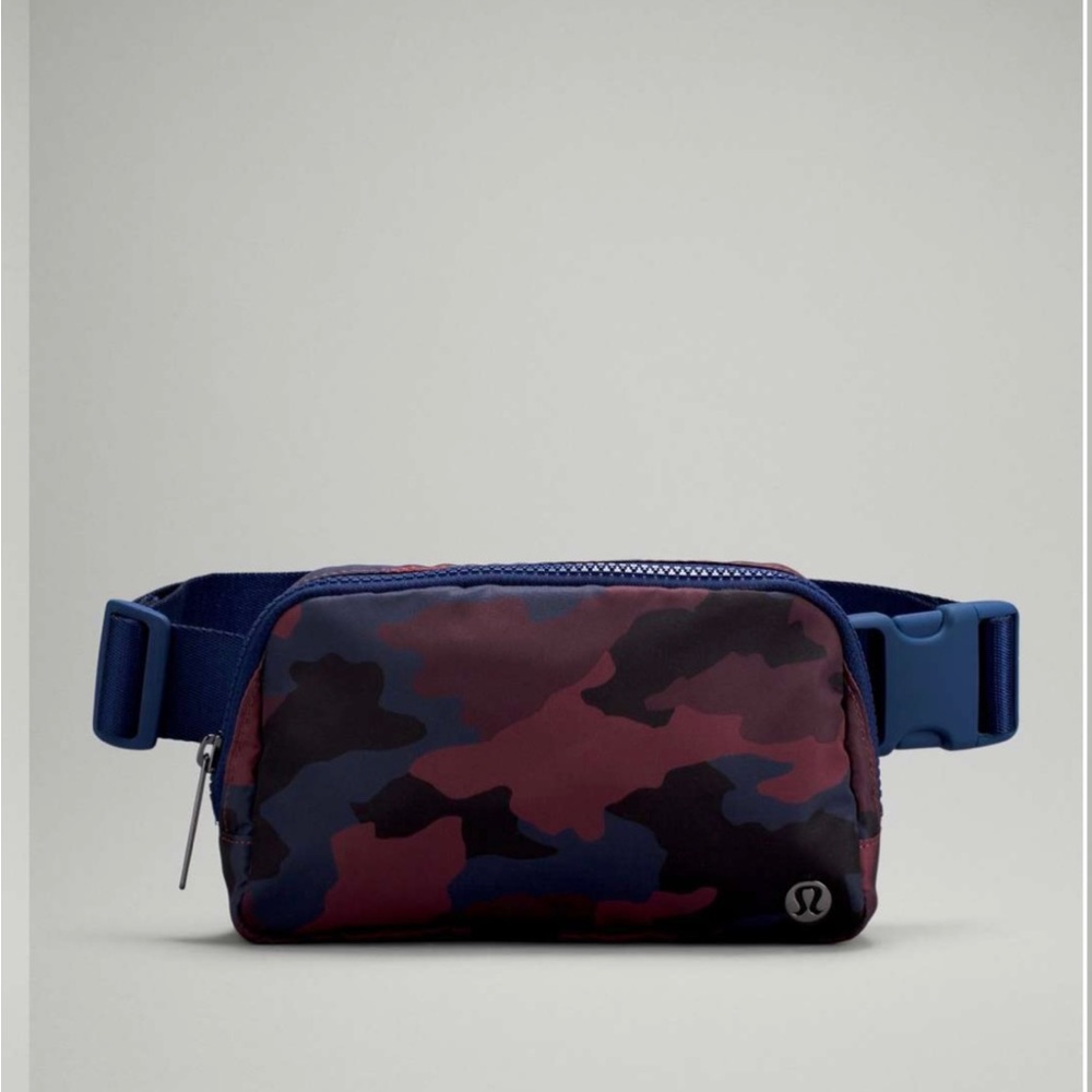 Heritage 365 Camo Smoky Red Night Sea Multi Lululemon Crossbody Belt Bag 1L Rare